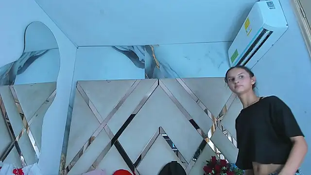 ninaht online show from 09.09.25