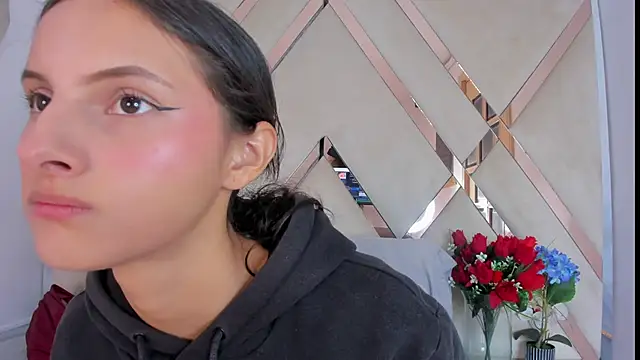 ninaht online show from 10.11.25