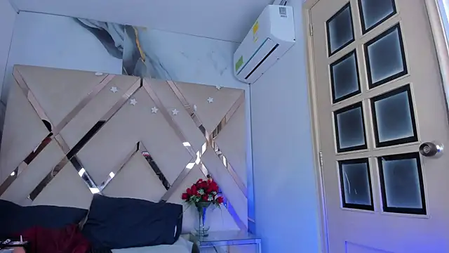 ninaht online show from 11.16.25