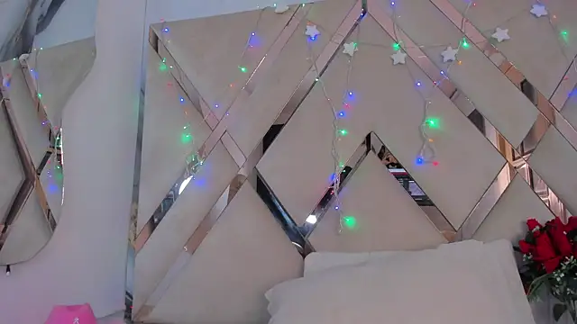 ninaht online show from 12.18.25