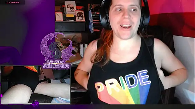 Snapshot of Rae-Suon chatting on 01.04.25 Rae-Suon online show from 01.04.25