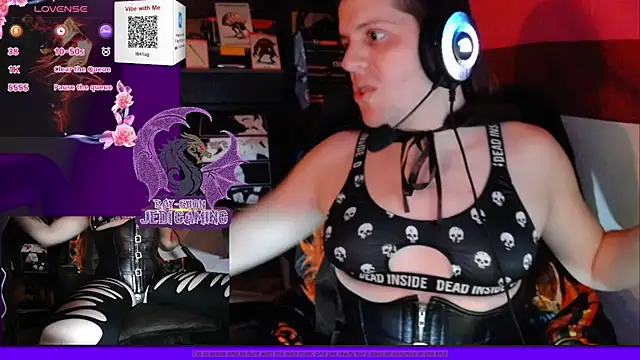 Snapshot of Rae-Suon chatting on 01.05.25 Rae-Suon online show from 01.05.25