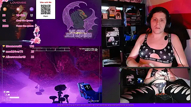 Snapshot of Rae-Suon chatting on 01.05.25 Rae-Suon online show from 01.05.25