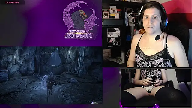 Snapshot of Rae-Suon chatting on 01.08.25 Rae-Suon online show from 01.08.25