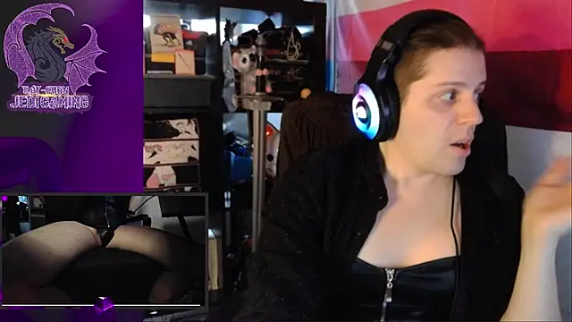 Snapshot of Rae-Suon chatting on 01.10.25 Rae-Suon online show from 01.10.25