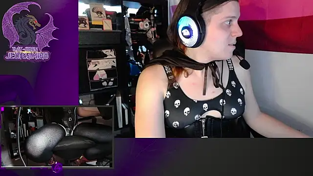 Snapshot of Rae-Suon chatting on 01.24.25 Rae-Suon online show from 01.24.25