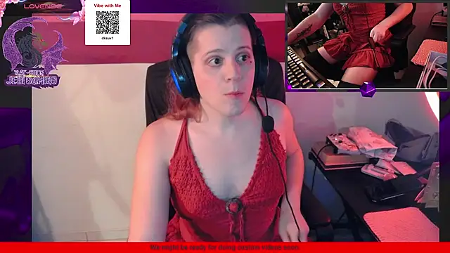 Snapshot of Rae-Suon chatting on 02.09.25 Rae-Suon online show from 02.09.25