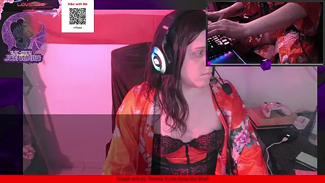 Snapshot of Rae-Suon chatting on 02.15.25 Rae-Suon online show from 02.15.25