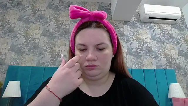 MelanieBrownn online show from 02.03.25