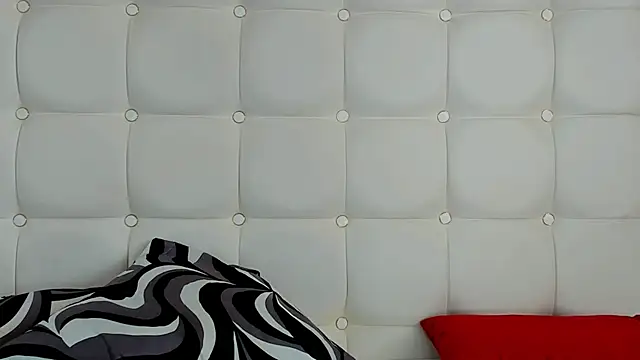 MelanieBrownn online show from 02.22.25