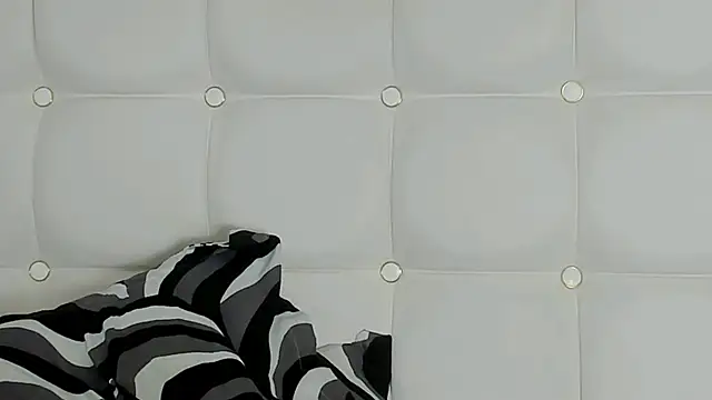 MelanieBrownn online show from 02.23.25