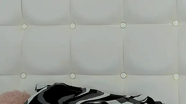 MelanieBrownn online show from 03.13.25