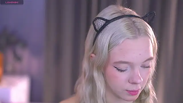  AlinaBailey online show from 10.17.25