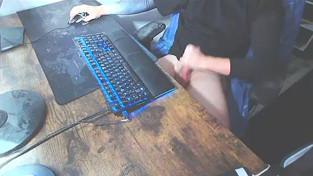 WouldLovetoFuckYou666 online show from 12.04.25