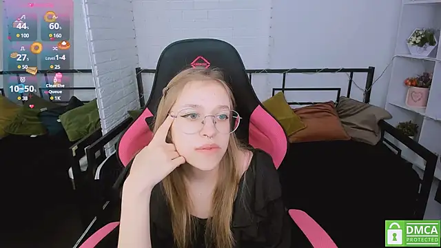 LayriantaVee online show from 01.21.25