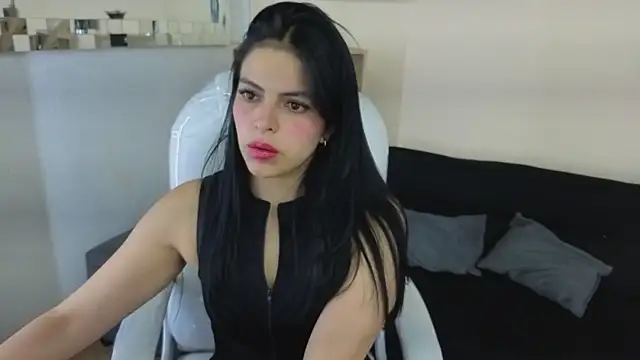 Eliie Ruizz online show from 10.29.25