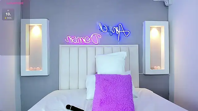 HannaPaola online show from 03.13.25