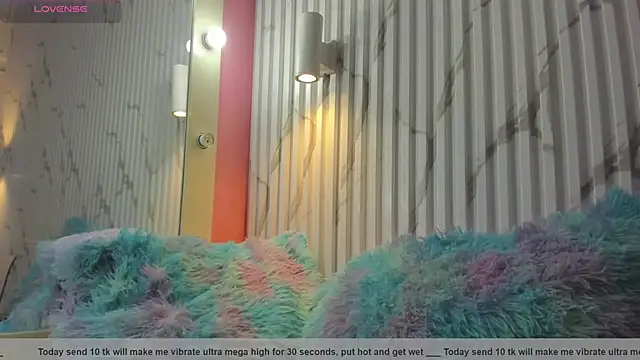 Snapshot of valentina_lux chatting on 10.21.25 valentina lux online show from 10.21.25