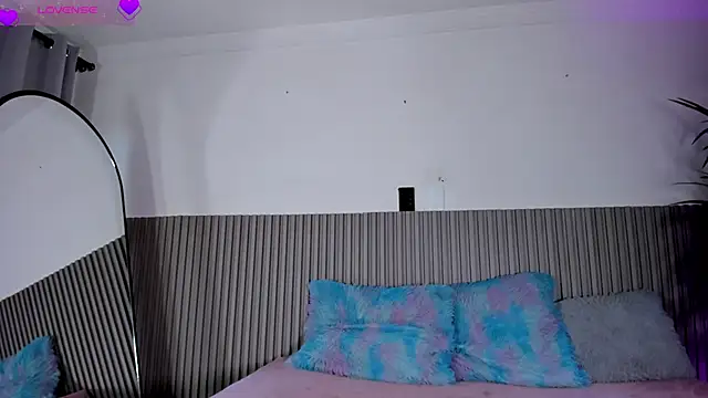 valentina lux online show from 05.13.26