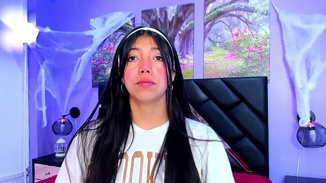 KimberlyVillaLobos online show from 10.21.25