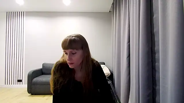 Snapshot of Daniella_Lorente chatting on 12.21.24 Daniella Lorente online show from 12.21.24