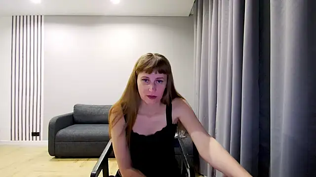 Snapshot of Daniella_Lorente chatting on 12.28.24 Daniella Lorente online show from 12.28.24