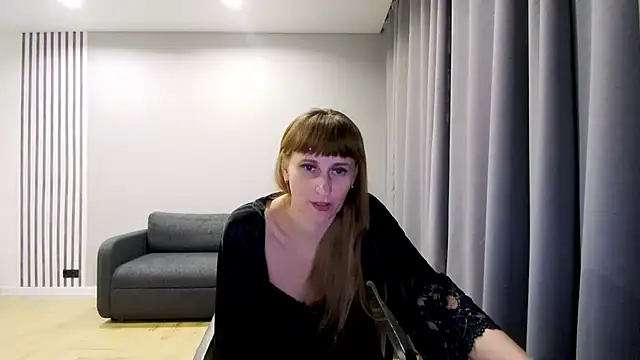 Snapshot of Daniella_Lorente chatting on 12.31.24 Daniella Lorente online show from 12.31.24