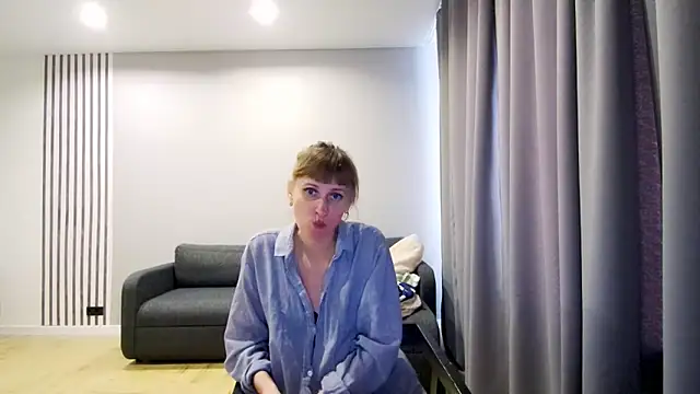 Snapshot of Daniella_Lorente chatting on 02.26.25 Daniella Lorente online show from 02.26.25