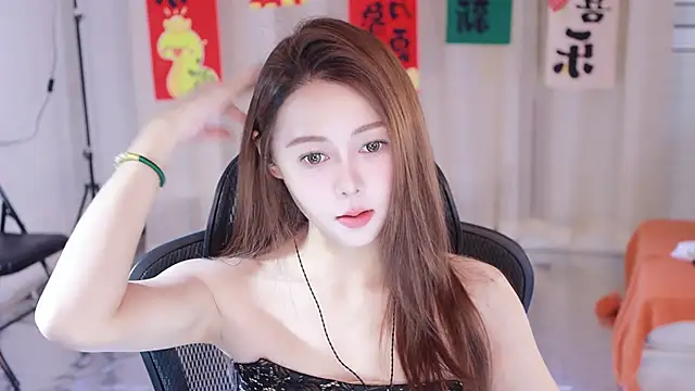 Roseonly  online show from 03.08.25