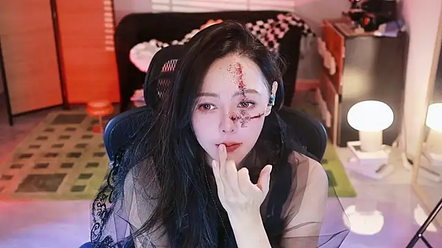 Roseonly  online show from 10.31.25