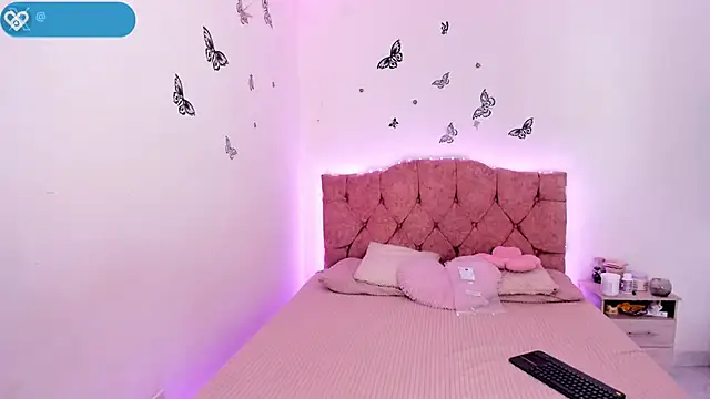 jade dakota   online show from 10.29.25