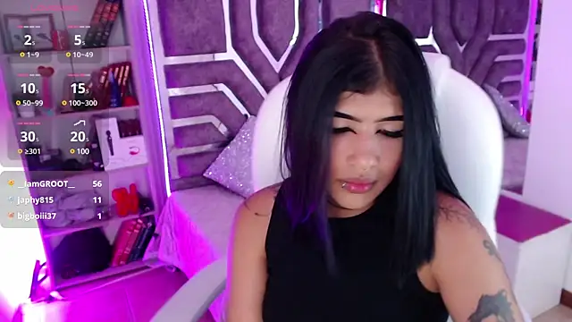 Snapshot of AliceWalker_11 chatting on 03.14.25 AliceWalker 11 online show from 03.14.25