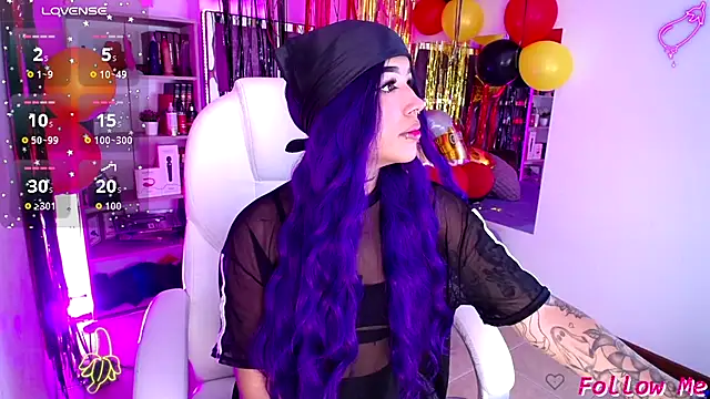 Snapshot of AliceWalker_11 chatting on 09.27.25 AliceWalker 11 online show from 09.27.25