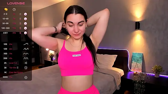 hannacheekss  online show from 01.24.25