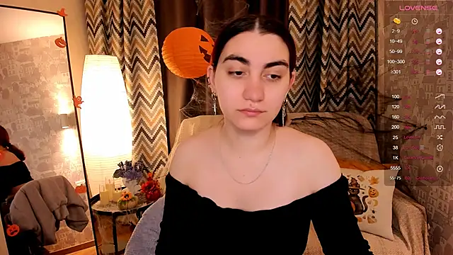 hannacheekss  online show from 10.23.25