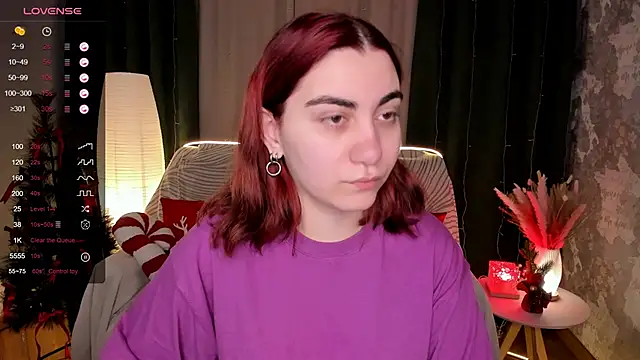 hannacheekss  online show from 12.05.25