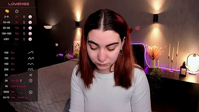 hannacheekss  online show from 02.25.26