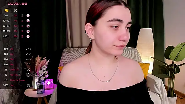 hannacheekss  online show from 03.31.26