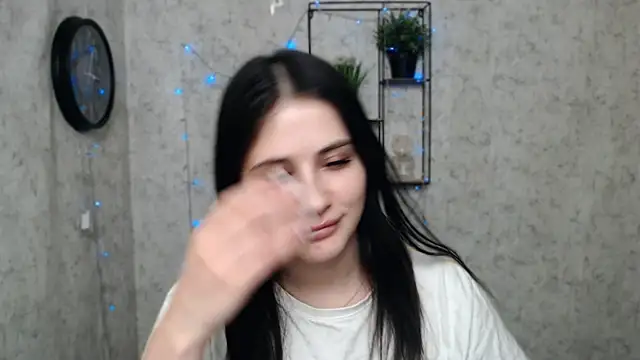 Snapshot of AliceSexyyy_ chatting on 12.27.24 AliceSexyyy online show from 12.27.24