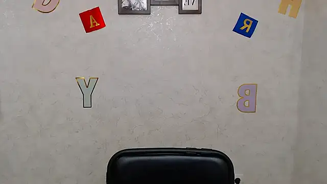 Snapshot of AliceSexyyy_ chatting on 02.25.25 AliceSexyyy online show from 02.25.25