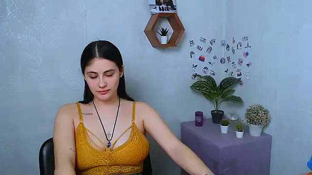 Snapshot of AliceSexyyy_ chatting on 10.30.25 AliceSexyyy online show from 10.30.25