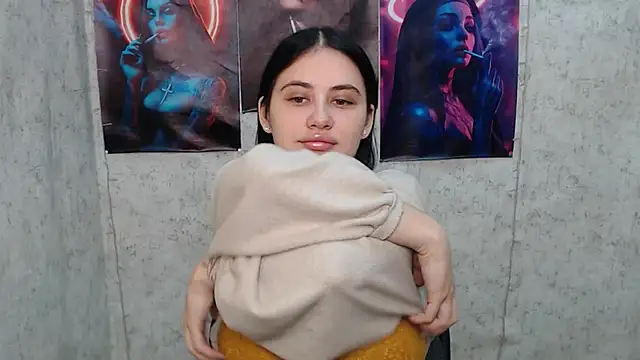 Snapshot of AliceSexyyy_ chatting on 11.19.25 AliceSexyyy online show from 11.19.25