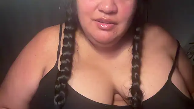 Snapshot of MashaCL chatting on 02.20.25 MashaCL online show from 02.20.25