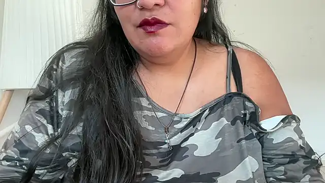 Snapshot of MashaCL chatting on 10.10.25 MashaCL online show from 10.10.25