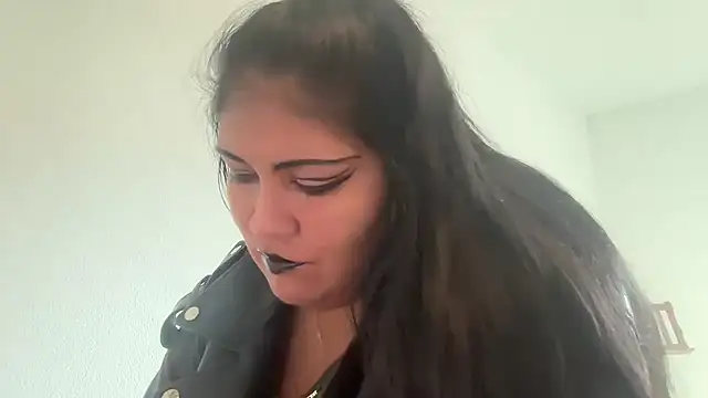 Snapshot of MashaCL chatting on 11.09.25 MashaCL online show from 11.09.25