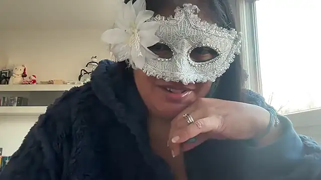 Snapshot of MashaCL chatting on 11.12.25 MashaCL online show from 11.12.25