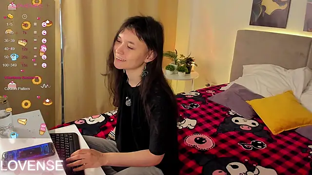 Snapshot of Emily_Strikeee chatting on 02.08.26 Emily Strikeee online show from 02.08.26