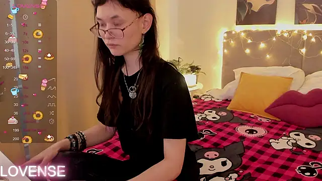 Snapshot of Emily_Strikeee chatting on 02.22.26 Emily Strikeee online show from 02.22.26