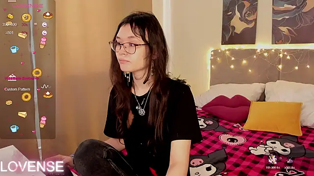 Snapshot of Emily_Strikeee chatting on 02.25.26 Emily Strikeee online show from 02.25.26