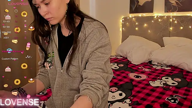 Snapshot of Emily_Strikeee chatting on 02.27.26 Emily Strikeee online show from 02.27.26